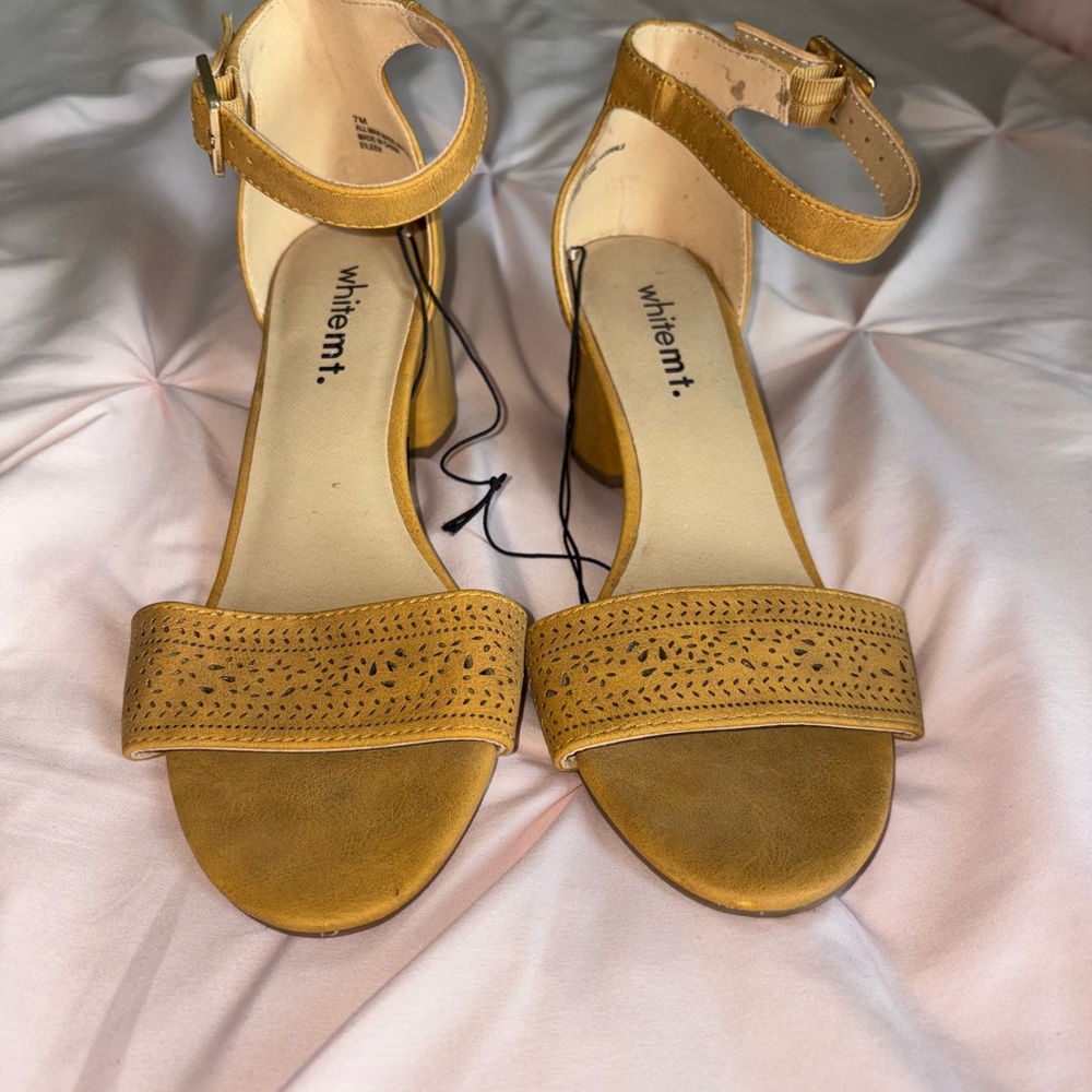 White Mountain Women's mustard yellow heels